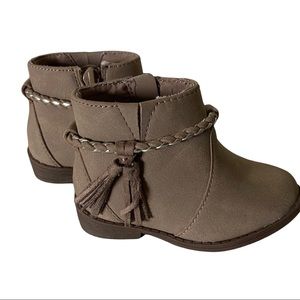 Size 5 Infant/Toddler Girls Booties
